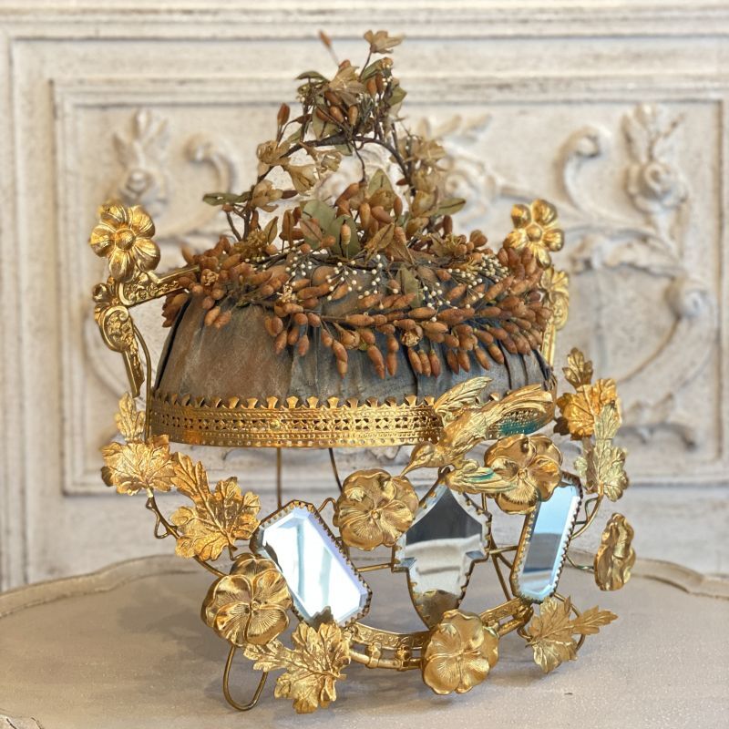 グローブ・ド・マリアージュ ゴールドの花の装飾とWAXフラワー付き